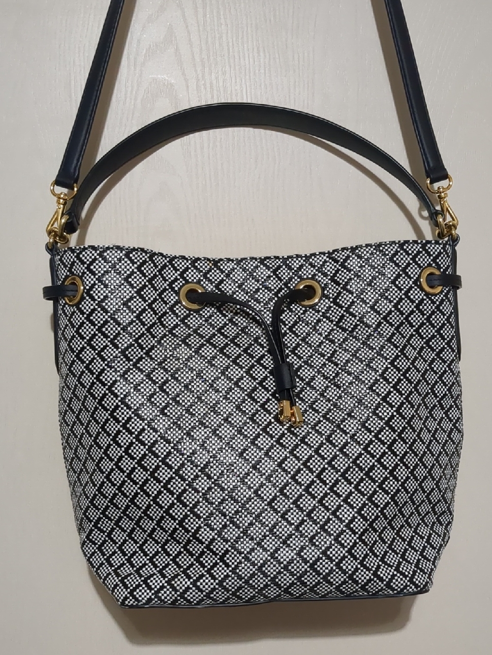 Lauren Ralph Lauren Dryden Debby Drawstring Bucket Black & White Bag - Picture 6 of 13